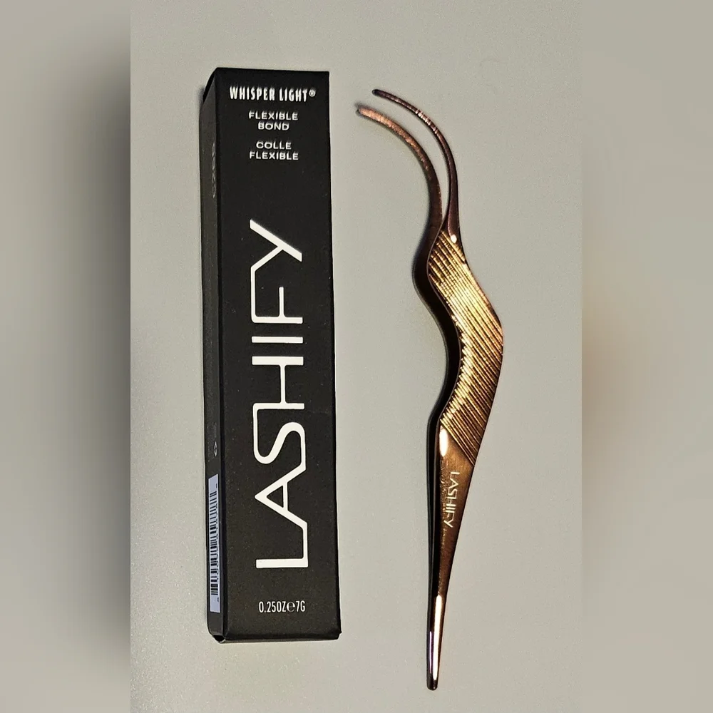 Lashify Set - 6 Lashes, Bond, Wand Applicator, and Storage Cases - Picture 4 of 4